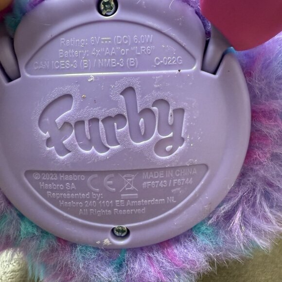 Furby Interactive Toy 2023 Purple Plush Tie Dye Glowing Ears Works ****FRENCH - Picture 6 of 6